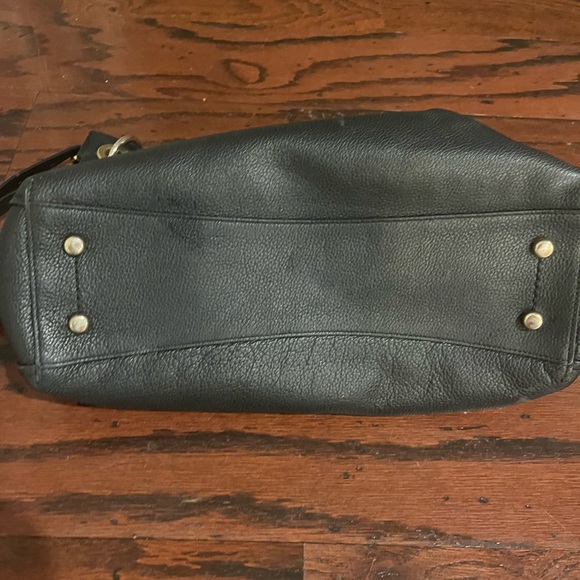 ⭐️ Coach Purse Black leather with gold accents - Picture 4 of 5